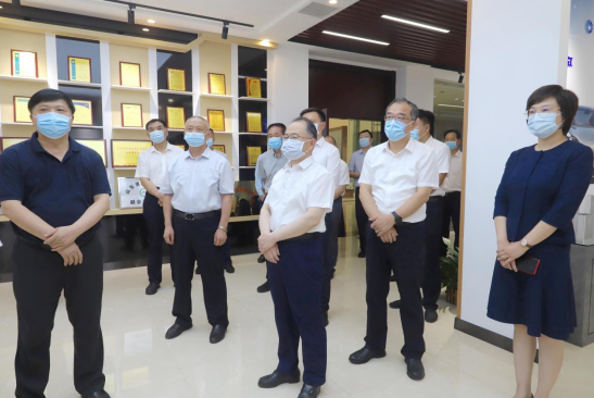 山東省科技廳黨組書記、廳長(zhǎng)唐波來山東三星集團(tuán)調(diào)研