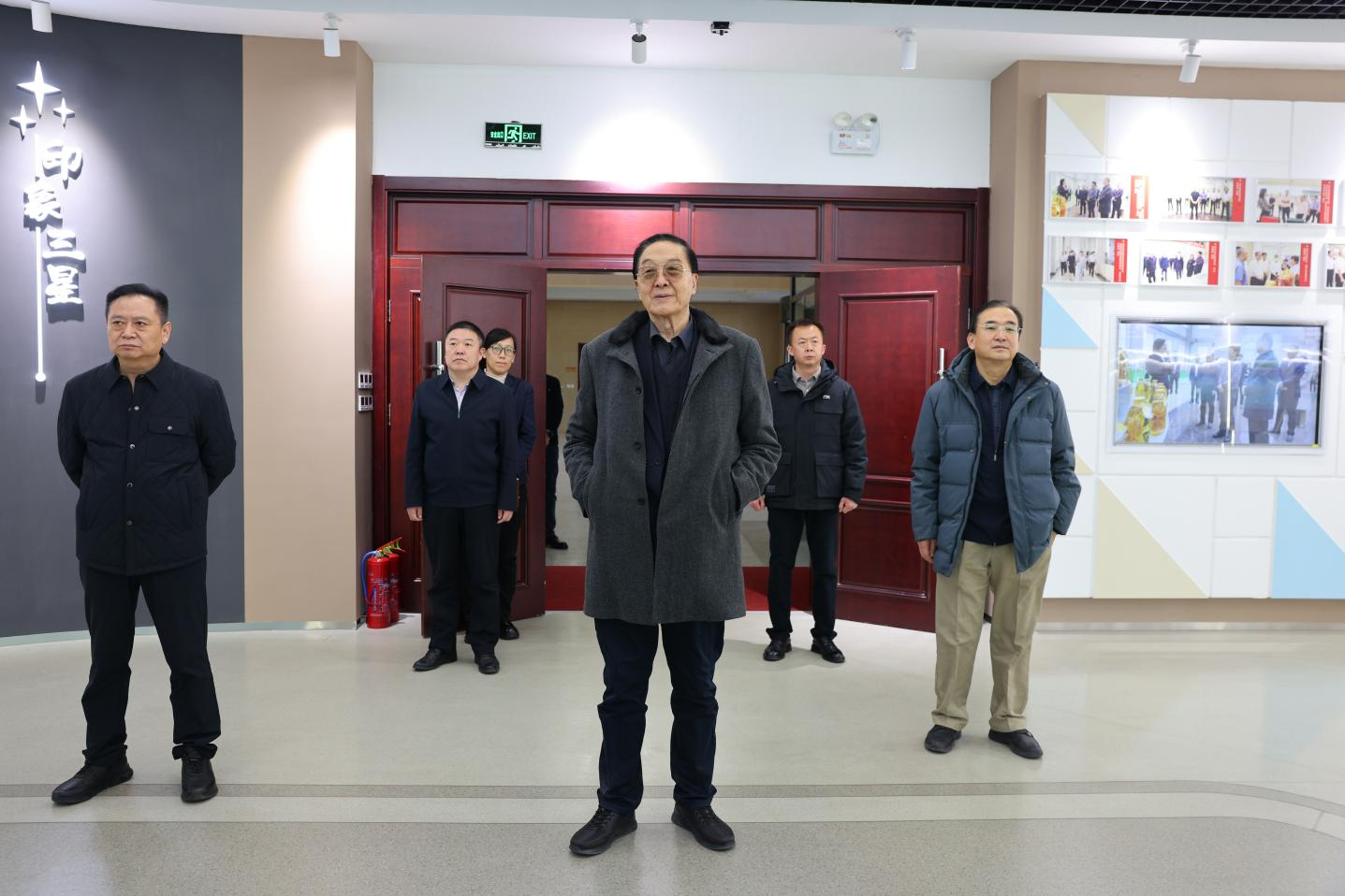 原衛(wèi)生部副部長、中國保健協(xié)會榮譽理事長張鳳樓一行來山東三星集團(tuán)調(diào)研指導(dǎo)