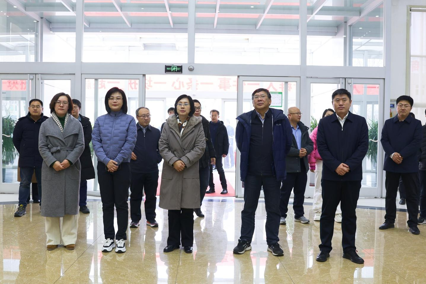 中國(guó)社會(huì)科學(xué)院農(nóng)村發(fā)展研究所黨委書(shū)記、副所長(zhǎng)杜志雄一行來(lái)山東三星集團(tuán)調(diào)研