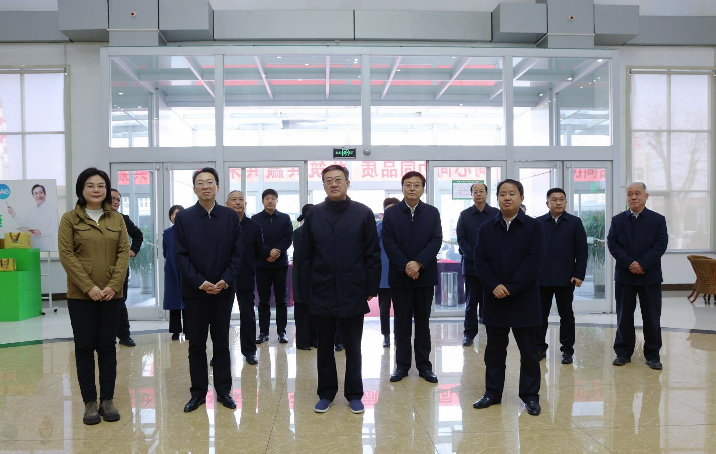 山東省委統(tǒng)戰(zhàn)部副部長、省工商聯(lián)黨組書記、常務(wù)副主席張鯤來山東三星集團(tuán)調(diào)研