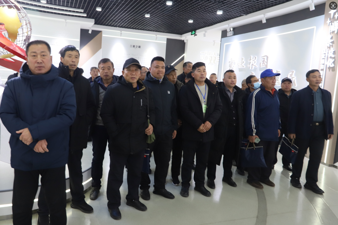 樂陵市高素質(zhì)農(nóng)民糧油產(chǎn)能提升主體培育培訓(xùn)班走進山東三星集團參觀學(xué)習(xí)