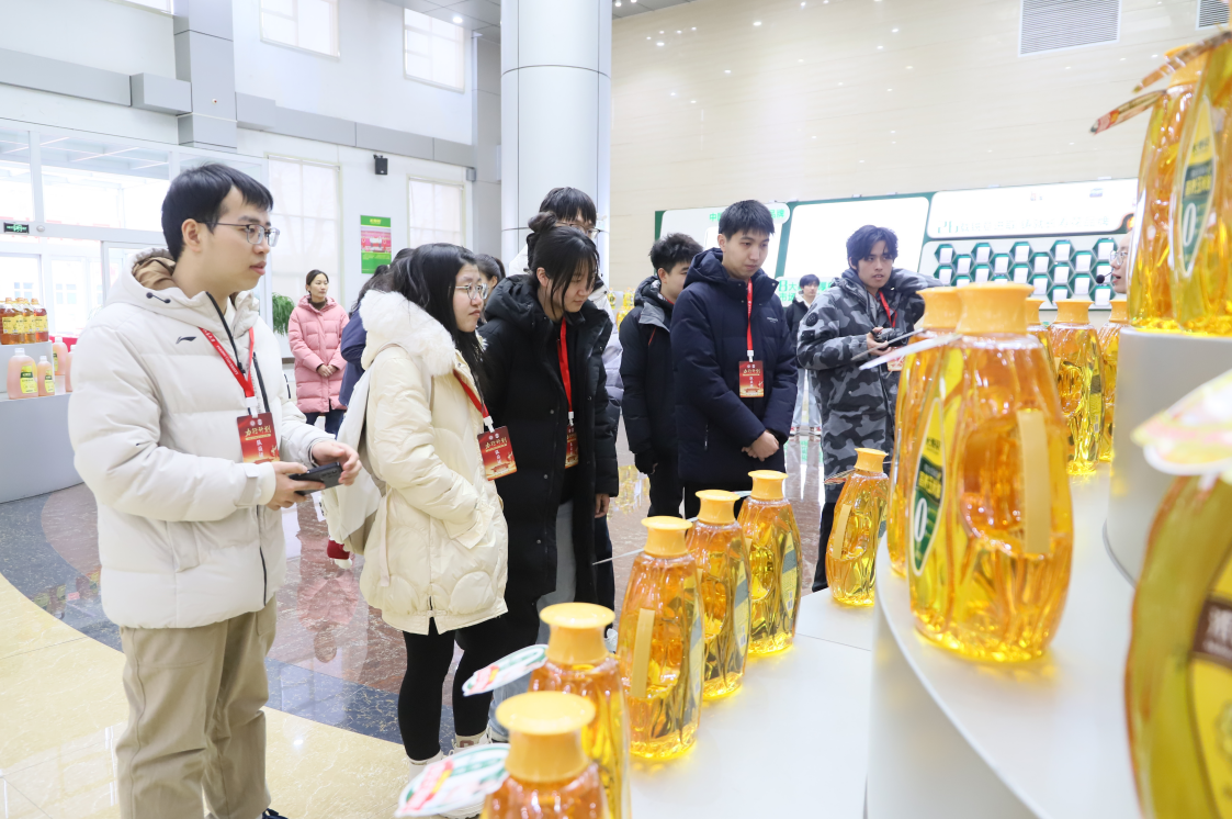 北京大學(xué)“力行計(jì)劃”寒假社會(huì)實(shí)踐團(tuán)走進(jìn)山東三星集團(tuán)