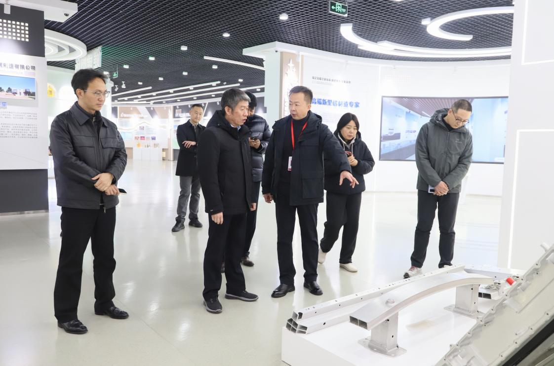 濟(jì)南市新舊動(dòng)能轉(zhuǎn)換起步區(qū)中科泛在智能計(jì)算研究院來(lái)山東三星集團(tuán)調(diào)研