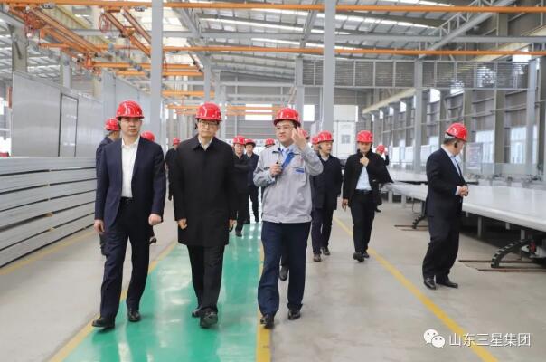 山東重工集團、濰柴動力、中國重汽集團、中通客車集團領(lǐng)導一行來機械公司交流考察